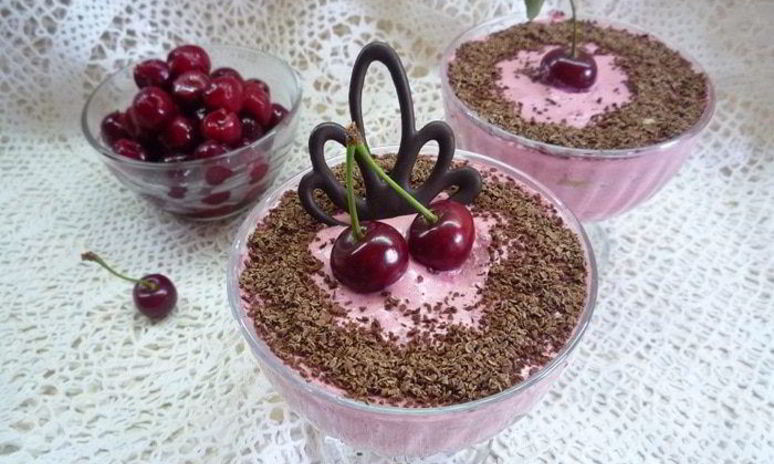 Рецепт сливочно-вишневого суфле с творогом и шоколадом