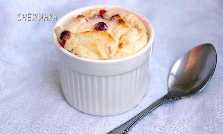 Рецепт творожно-бананового суфле с брусникой