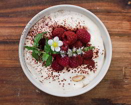 Быстрый тирамису с малиной и мятой