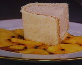 Парфе-тирамису с персиковым соусом