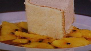 Парфе-тирамису с персиковым соусом