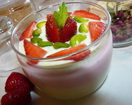 Творожно-ягодный десерт