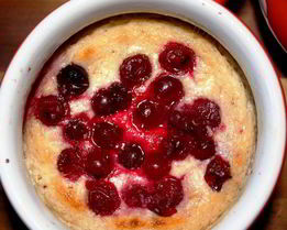Творожный пудинг с клюквой