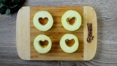 яблочный крамбл с мороженым