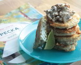 Картофельные драники с треской под грибным соусом