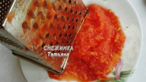 фрикадельки из маша с банановым соусом в капустных лепестках