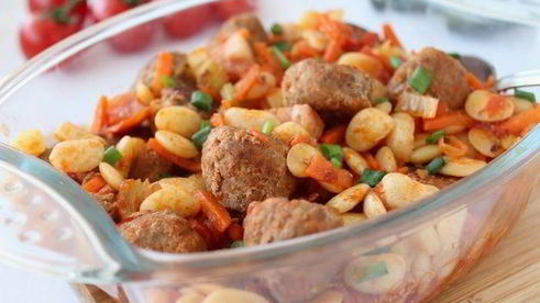 фрикадельки с фасолью и овощами