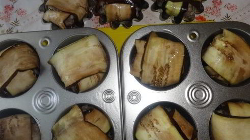 фрикадельки в баклажанных конвертах