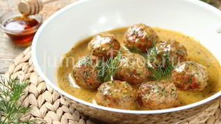 Фрикадельки в горчично-медовом соусе