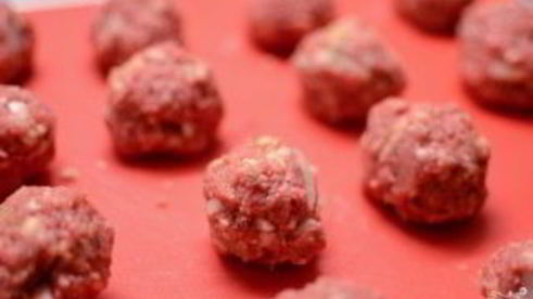 говяжьи фрикадельки в томатном соусе