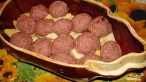 картофель с фрикадельками