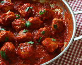 Куриные фрикадельки в соусе