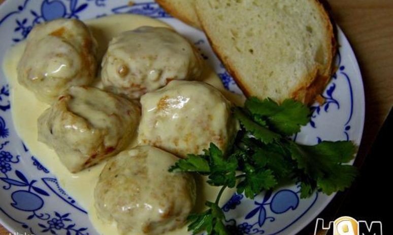Рецепт куриных фрикаделек в сырно-сливочном соусе