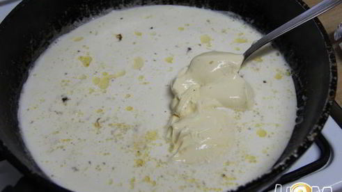 куриные фрикадельки в сырно-сливочном соусе