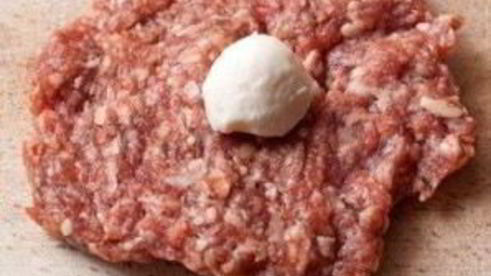 мясные фрикадельки с моцареллой