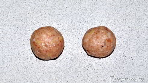 мясные фрикадельки с сырной начинкой