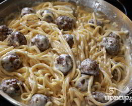 Паста Альфредо с фрикадельками