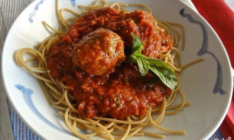 Рецепт пасты с фрикадельками в томатном соусе