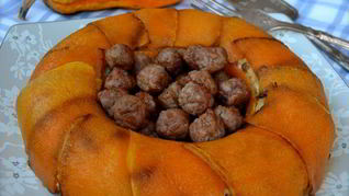 Рисовая корона с тыквой и фрикадельками