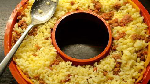 рисовая корона с тыквой и фрикадельками