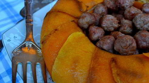 рисовая корона с тыквой и фрикадельками