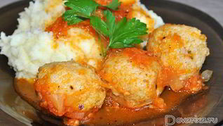 Рыбные фрикадельки в овощном соусе