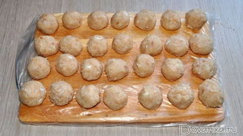 рыбные фрикадельки в овощном соусе