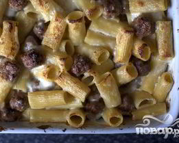 Запеченные ригатони с фрикадельками