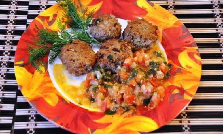 Рецепт жареных фрикаделек с томатным соусом