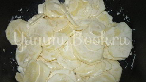 картофель с фаршем в сметане из мультиварки