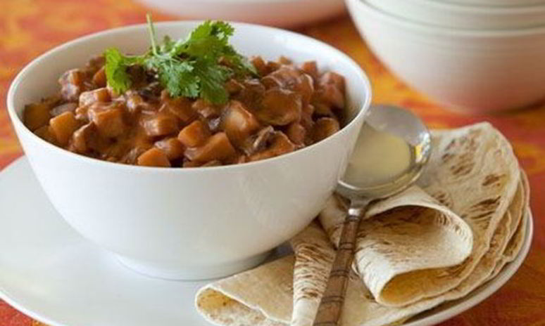 Рецепт картофеля с курицей в сливочно-томатном соусе