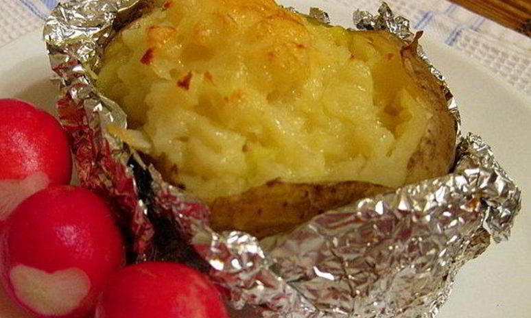 Рецепт картофеля в фольге с сыром