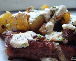 Картошка по-деревенски в духовке с мясом