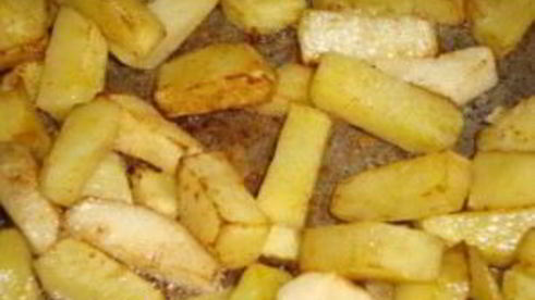 картошка по-деревенски в духовке с мясом