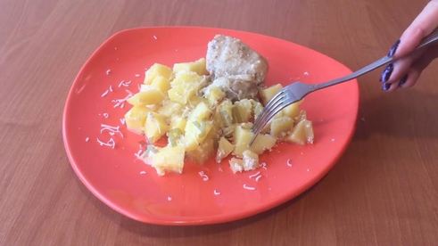 картошка с куриными окорочками в сливках в мультиварке