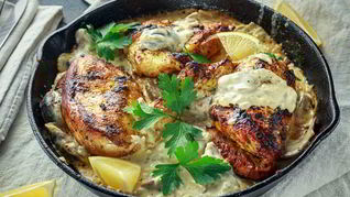 Картошка с курицей и грибами в духовке