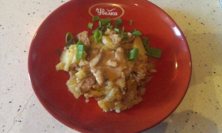 Рецепт молодого картофеля со свининой