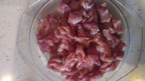 молодой картофель со свининой