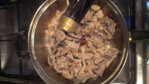 молодой картофель со свининой