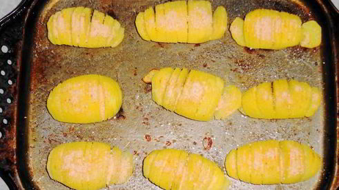 нарядный картофель по-шведски в духовке