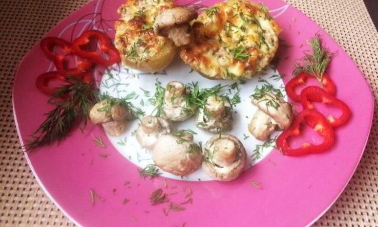 Рецепт печеного картофеля с грибами и сыром