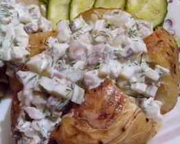 Печеный картофель с селодочным соусом