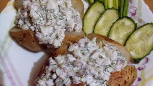 печеный картофель с селодочным соусом