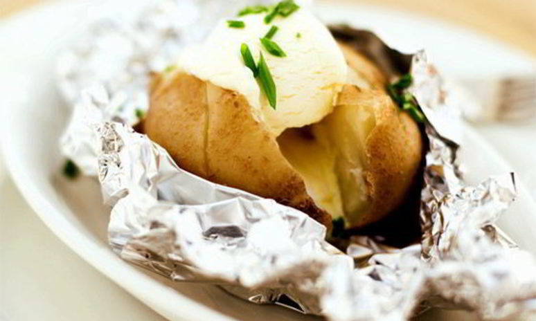 Рецепт печеного картофеля в фольге
