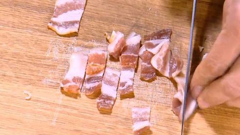 пряный рис с яйцом и беконом