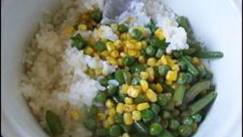 рис с горошком, кукурузой и стручковой фасолью