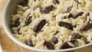 Рис с красной фасолью и кокосовым молоком по-ямайски