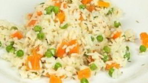 рис с морковью и горошком