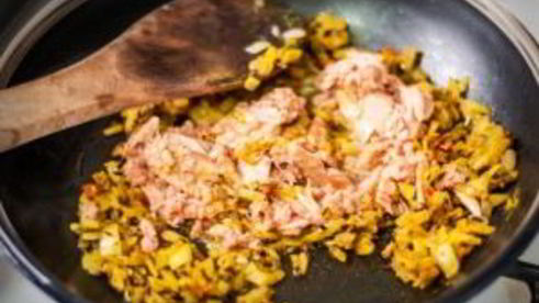 рис с тунцом