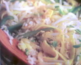 Рис с яйцом и овощами